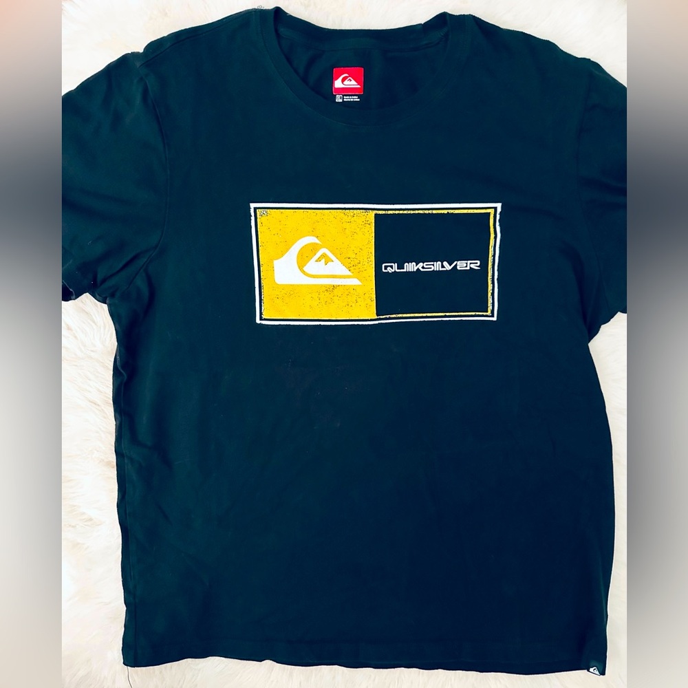 Quiksilver T Shirt Black Short Sleeve Surf Skate Yellow Logo Mens Size XL